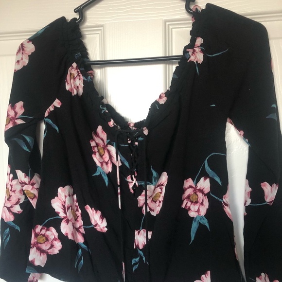 Floral Off the Shoulder Kendal & Kylie - Picture 1 of 4